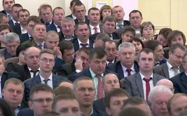 Возмущение Тура вызвала «атмосфера» в зале во время совещания Лукашенко по АПК в Гомеле 25 ноября 2022 года. Скриншот видео