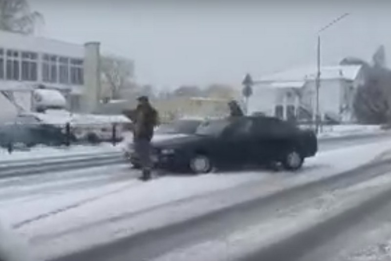 В материале использованы фото и видео из группы Zello «Пинск ГАИ»