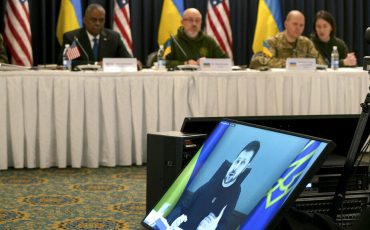 Во время встречи в Рамштайне. Фото: Michael Probst ,Фото АP