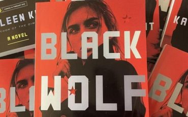 Первые экземпляры книги Кэтлин Кент / facebook.com/kathleenkentbooks