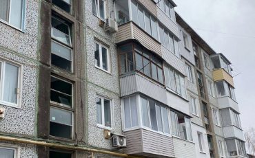 По данным МЧС, от взрыва пострадали три дома. Местные жители прислали это фото телеграм-каналу «ЧП Тула»