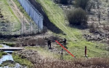 Беларусский пограничник на территории Литвы. Фото: vsat.lrv.lt