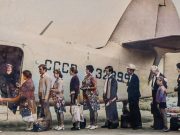 Посадка пассажиров в самолет Ан-2