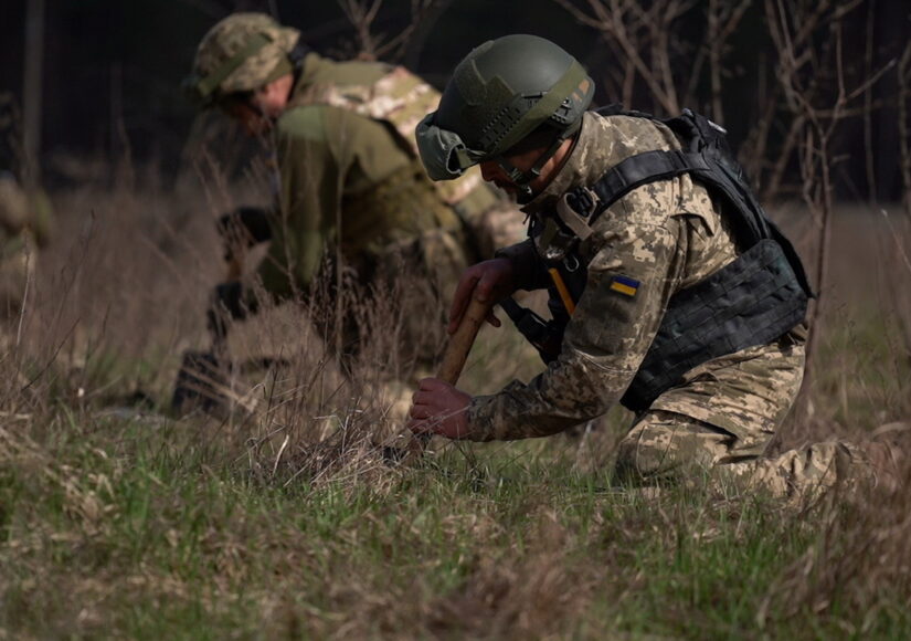 Украина укрепляет северную границу в апреле 2023 года. Фото: facebook.com/JointForcesCommandAFU