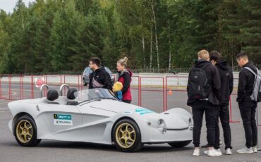 Фото Onliner с презентации спортивного электрического спорткара