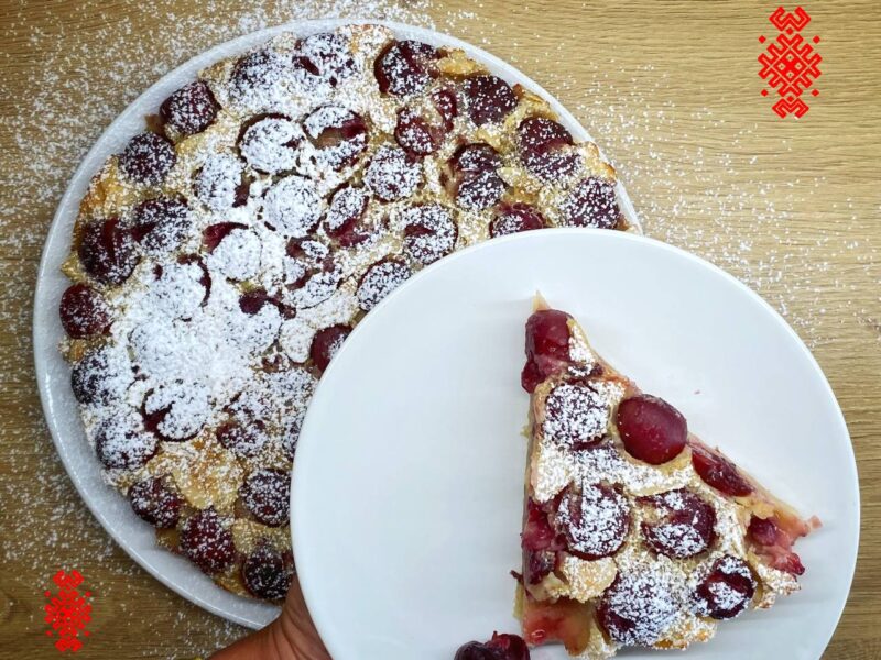 Клафути с вишнями