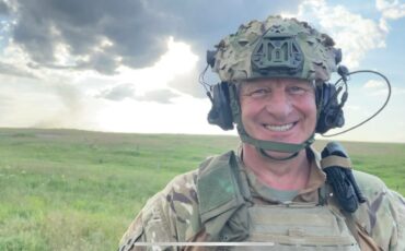 Валерий Сахащик выполняет боевые задачи на донецком направлении в Украине. Он находится там в месте с белорусской десантно-штурмовой ротой