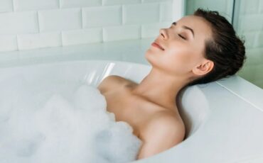 Акрил требует бережного отношения и регулярного ухода / depositphotos.com