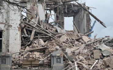 Оккупанты ударили управляемой авиабомбой в место, где выдавали гуманитарную помощь / фото Запорожская ОВА