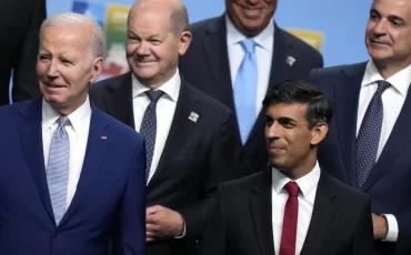 Лидеры США, Германии и Великобритании во время саммита в Вильнюсе. Фото: AP Photo / Pavel Golovkin