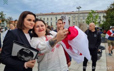 Светлана Тихановская - уроженка Микашевичей Луинецкого района, лидер демократических сил Беларуси приняла участие в акции солидарности в Вильнюсе