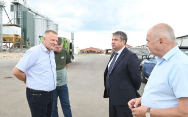 Юрий Шулейко во время посещения СУП 