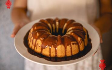 Кекс с шоколадной глазурью