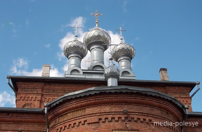 Для прихожан Лунинецкого Свято-Крестовоздвиженского храма это престольный праздник, здесь проходят торжественные службы