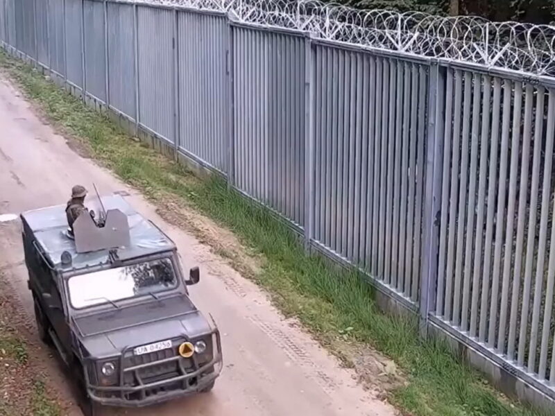 Скриншот видео twitter.com/Straz_Granicznа