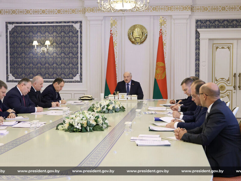 Фото: president.gov.by Источник: https://reform.by/lukashenko-rasskazal-o-proekte-vtoroj-zheleznodorozhnoj-vetki-do-sankt-peterburga