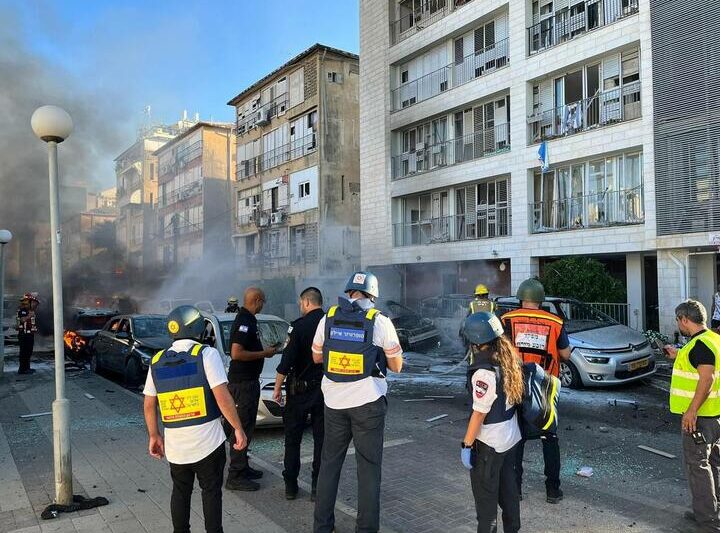 Последствия ракетной атаки на Израиль. Фото: t.me/IsraelInRussiа