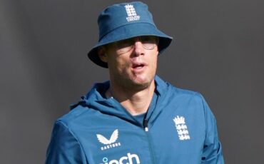 Би-би-си приняла решение на неопределенный срок прекратить производство своего знаменитого автомобильного шоу Top Gear. Причиной такого решения стала серьезная травма, которую получил на съемках в декабре прошлого года один из ее ведущих Фредди Флинтофф.