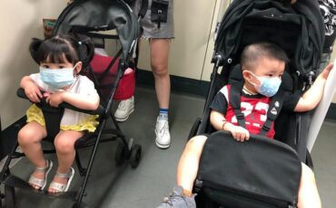 Дети в медицинских масках. Гуанчжоу, Китай, май 2020 года. Фото: CC BY-SA 4.0, commons.wikimedia.org