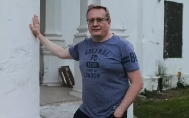 Павел Подкорытов у поместья в Подороске / Hrodna Life