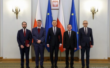 Станислав Жарын, Мацей Вонсик, Анджей Дуда, Мариуш Каминьски и Блажей Побожи в президентском дворце 9 января 2024 года. Фото: канцелярия президента Польши