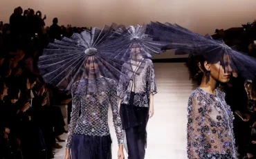 Показ Giorgio Armani / Reuters