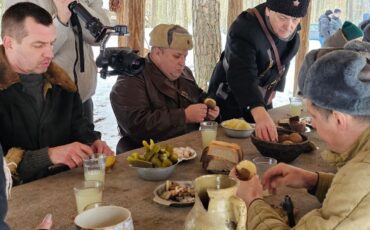 Во время съёмок, в кадре - пинские реконсрукторы