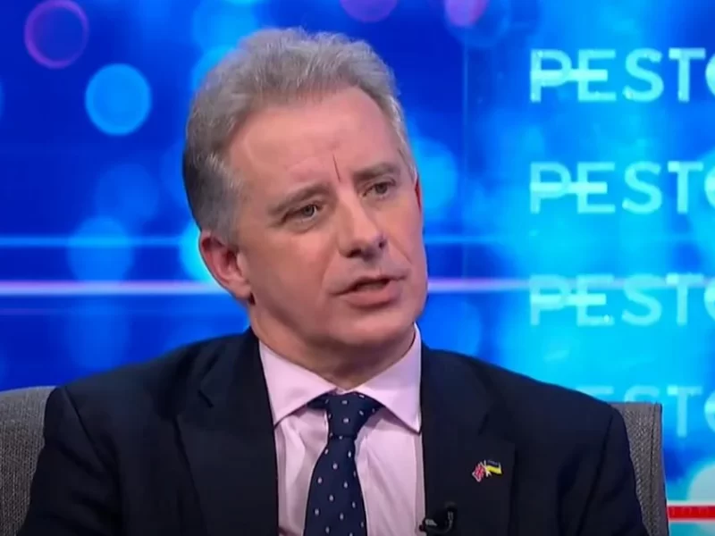 Кристофер Стил. Скриншот видео