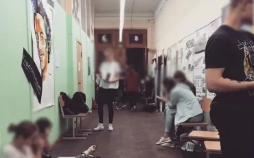 Архитектурные «загоны» (слева) в зале библиотеки главного корпуса. Фото: телеграм-канал БНТУ 97%