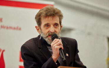 Игорь Ледник