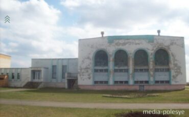 Школа с плавательным бассейном в д.Дубовка Лунинецкого района