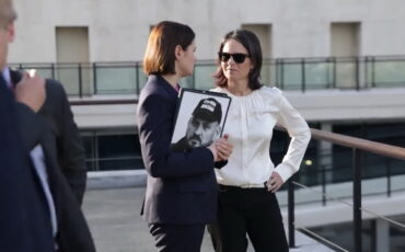 Светлана Тихановская и Анналена Бербок 22 сентября 2023 года в Нью-Йорке. Скриншот видео twitter.com/Tsihanouskaya