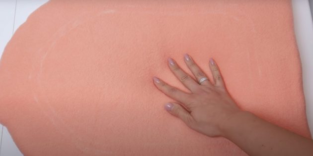 Как сшить лежанку для кошки своими руками: прошейте середину подошвы