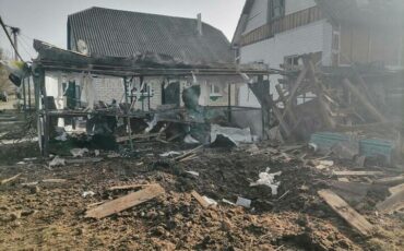 Попавший под обстрел дом в Белгородской области. 31 марта 2024 года. Фото: телеграм-канал Вячеслава Гладкова