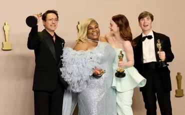 Триумфаторы «Оскара»: Роберт Дауни — младший, Давайн Джой Рандольф, Эмма Стоун, Киллиан Мерфи. Фото: Arturo Holmes / Getty Images