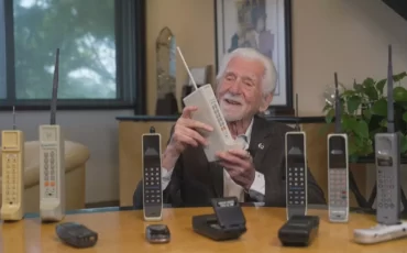 Первый в истории звонок по мобильнику был сделан 50 лет назад