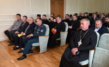 В Столинском райисполкоме прошла встреча с православными, католическими и протестанскими священнослужителями. Фото: ТГ-канал Столинского райисполкома