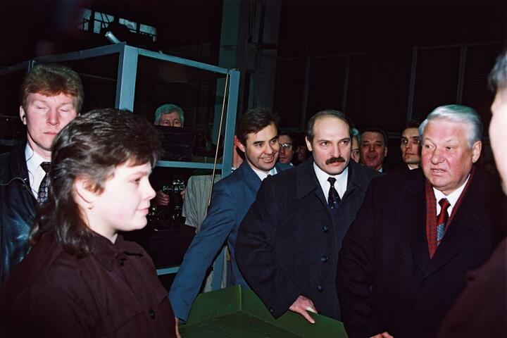 Александр Лукашенко во время официального визита президента России Ельцина в Беларусь, февраль 1995 года. Фото: пресс-служба президента России