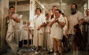 кадр з фільма Пралятаючы над гняздом зязюлі