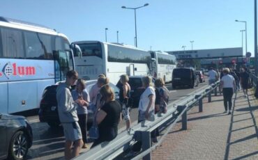 Очередь из автобусов и машин на польско-беларусской границе со стороны пункта пропуска Тересполь, 26 июня 2024 года. Фото: t.me/terespol