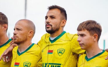 Кирилл Кириленко (в центре). Фото: t.me/fcmaxlinе