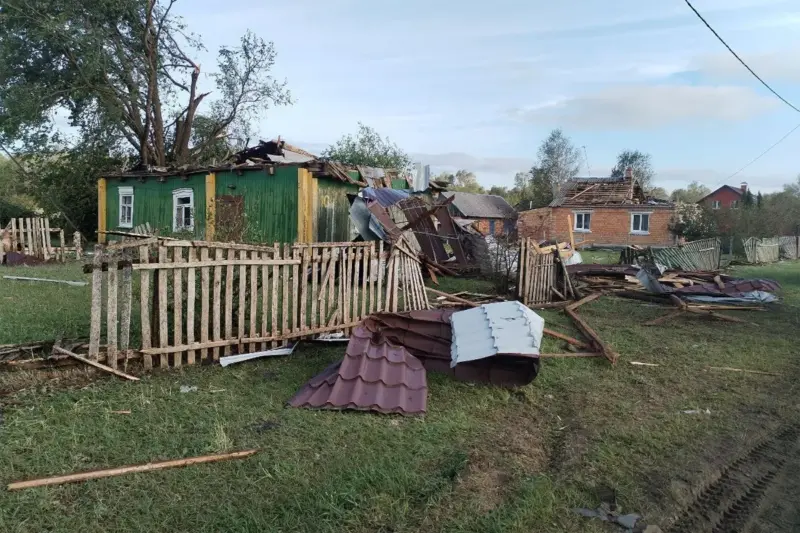 Наибольшие повреждения - в агрогородке Лопатино. Фото: Пинский телеграм