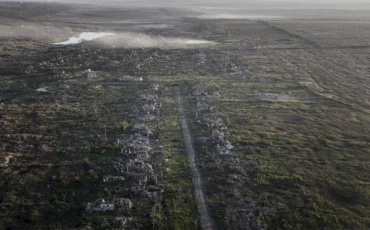 азрушенная Клещеевка. Фото: AP Photo / Alex Babenko