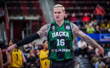 Янис Тимма во время матча Лиги чемпионов ФИБА в составе турецкого клуба «Дарюшшафака», 16 января 2024 года. Фото: Reuters