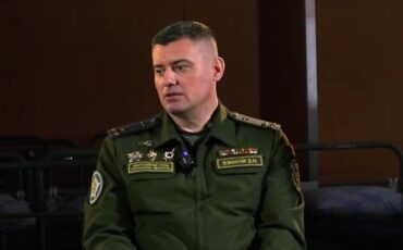 Заместитель командующего ВВС и войсками ПВО по идеологической работе полковник Эдуард Жмакин. Скриншот видео «СБ ТВ»