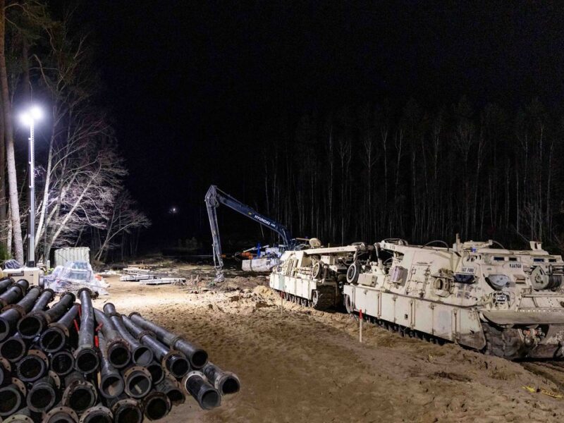 Так выглядит вытащенная из болота бронемашина