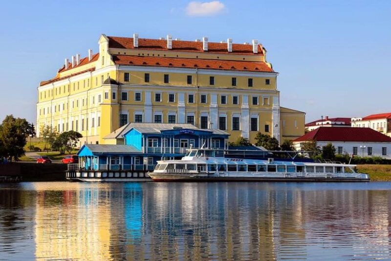 Прогулочный теплоход, Пинск