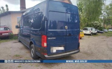 Volkswagen Crafter в деревне Ячево Слуцкого района, май 2025 года. Фото: УГАИ УВД Миноблисполкома