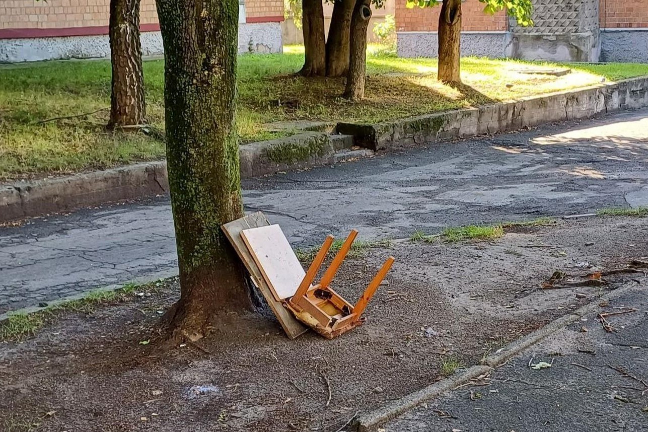 Мусор на улице Куликова. Фото: Елена Брич 