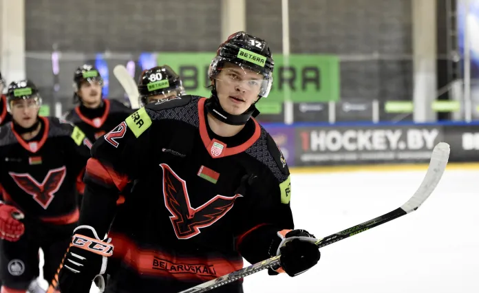 Илья Гречный/ Фото: пресс-служба ХК «Ястребы»